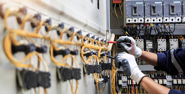 Professional Electrician technician working in Glen Burnie, MD